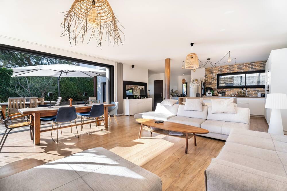 Villa Olivade, jacuzzi, swimming pool in the vineyard cassidain Provence-Alpes-Côte d'Azur - Cassis visuel 3/5