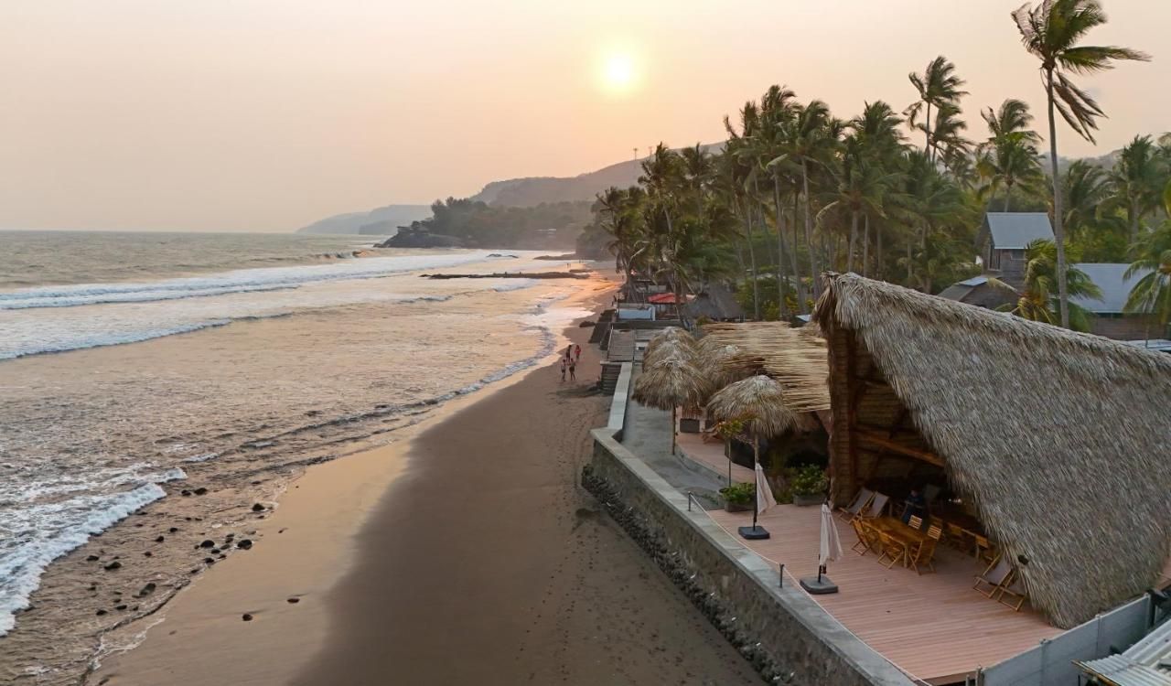 Almare Zonte - Beachfront Glamping Hotel