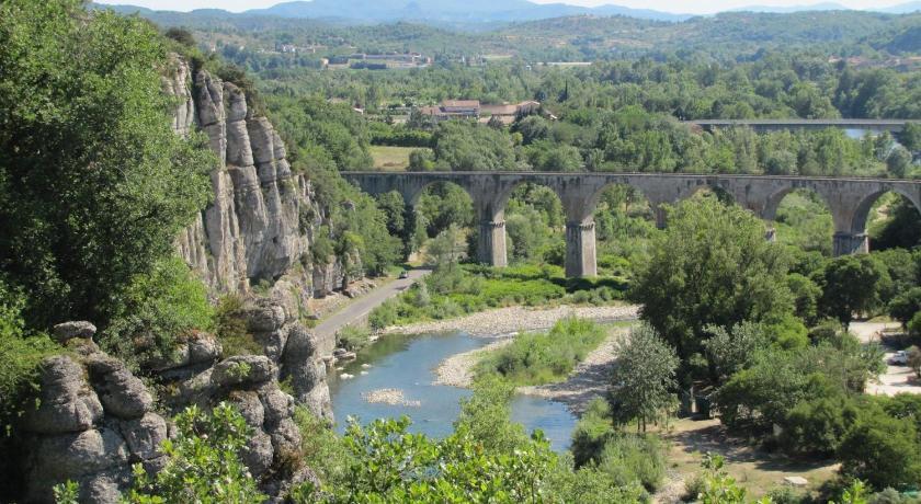 Camping Chalets Les Chênes Verts Rhone-Alpes - Vogüe visuel 2/5 Camping Chalets Les Chênes Verts Rhone-Alpes - Vogüe visuel 2/5