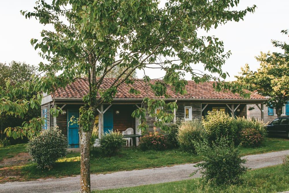 Chalet with swimming pool near Puy du Fou in holiday residence up to 6 people Poitou-Charentes - Moncoutant visuel 4/5 Chalet with swimming pool near Puy du Fou in holiday residence up to 6 people Poitou-Charentes - Moncoutant visuel 4/5