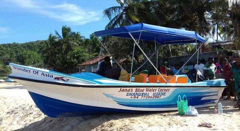 Janas Blue Water Corner