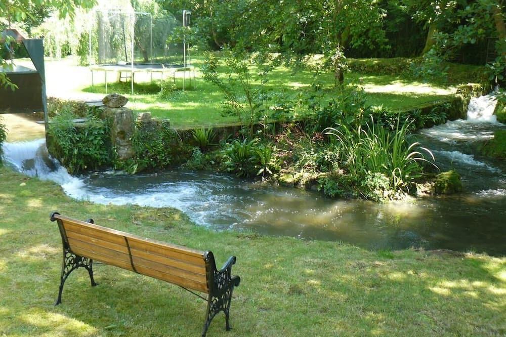 Gîte-Standard-Ensuite with Shower-Garden View Poitou-Charentes - Sireuil visuel 3/5 Gîte-Standard-Ensuite with Shower-Garden View Poitou-Charentes - Sireuil visuel 3/5