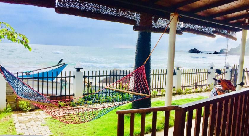 Janas Blue Water Corner