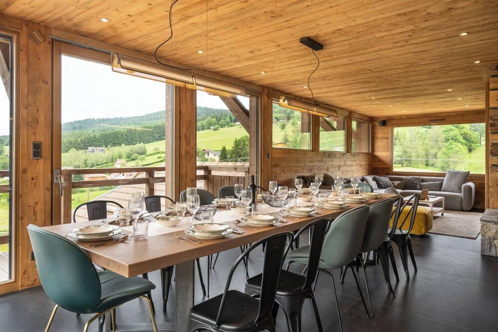 Le Grand V, chalet de luxe avec piscine intérieure Lotharingen - Clefcy visuel 4/5 Le Grand V, chalet de luxe avec piscine intérieure Lotharingen - Clefcy visuel 4/5