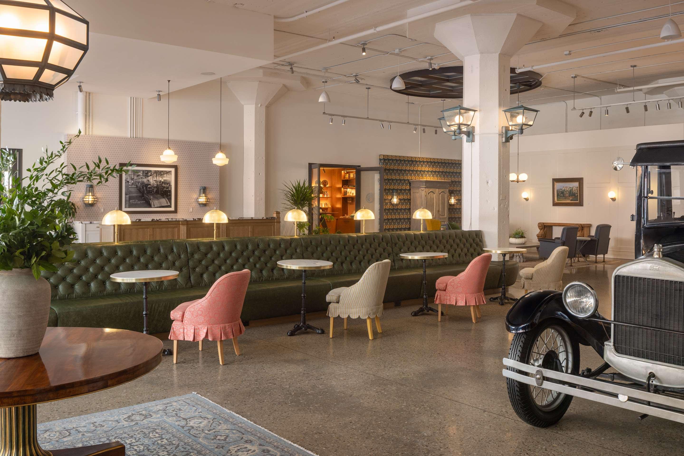 ice-10139797-120186619-915053 Fordson Hotel