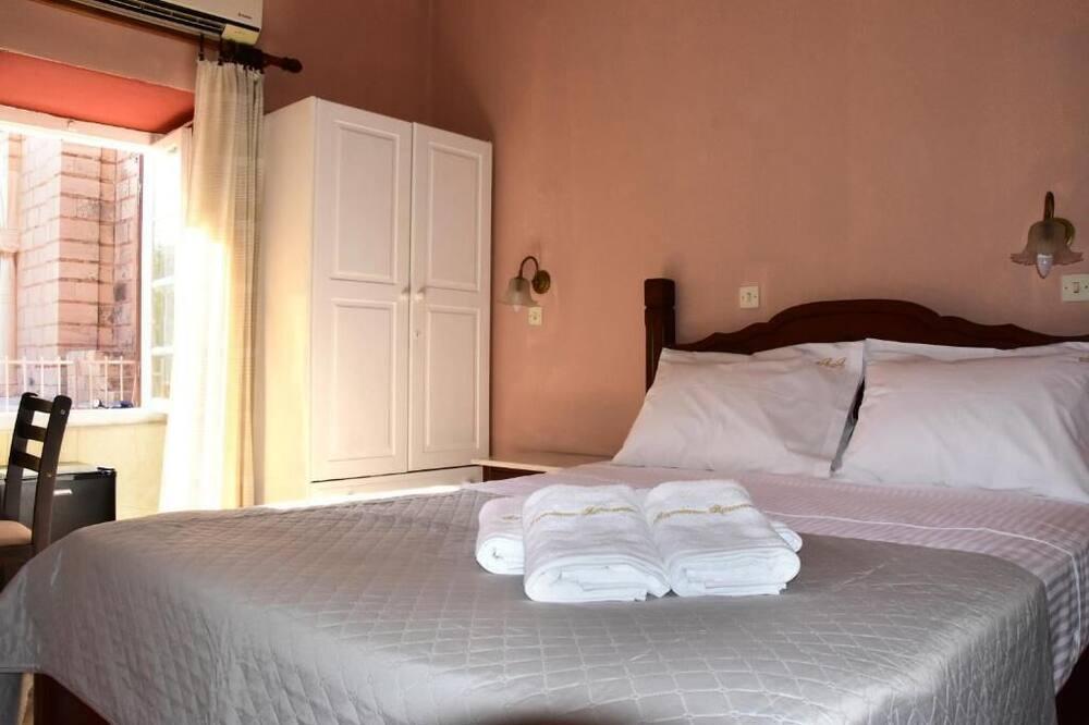 expedia_group-90417-49adad-355933 Aeginitiko Archontiko
