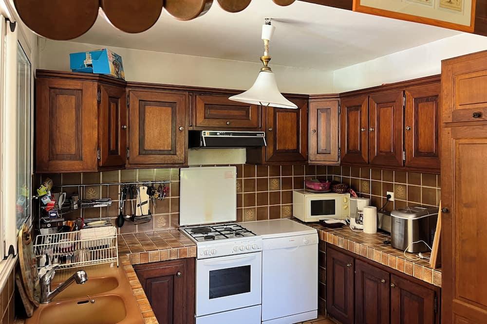 Family villa in Provence: pool, playgrounds, sleeps 10, flexible A/D dates. Rhône-Alpes - Saint-Paul-de-Varax visuel 1/5