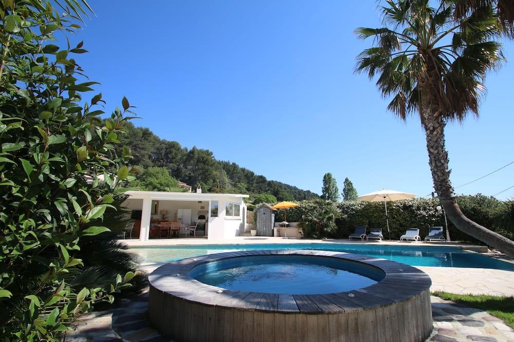 Beautiful Villa With Garden, Swimming Pool And Jacuzzi Close To All Amenities Provence-Alpes-Côte d'Azur - La Farlède visuel 5/5 Beautiful Villa With Garden, Swimming Pool And Jacuzzi Close To All Amenities Provence-Alpes-Côte d'Azur - La Farlède visuel 5/5
