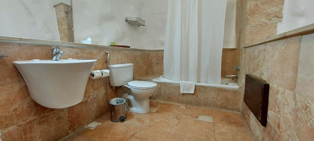 sembo-95733-60d59b-226450 Hayat Zaman Hotel And Resort Petra