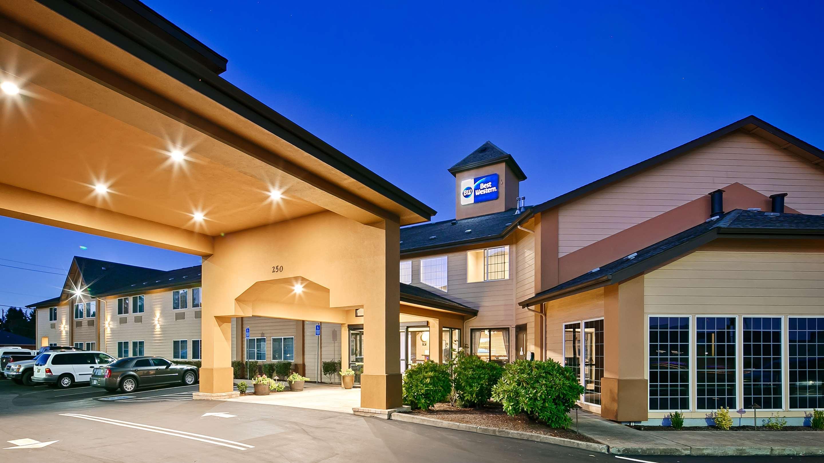 pet friendly hotels dallas oregon