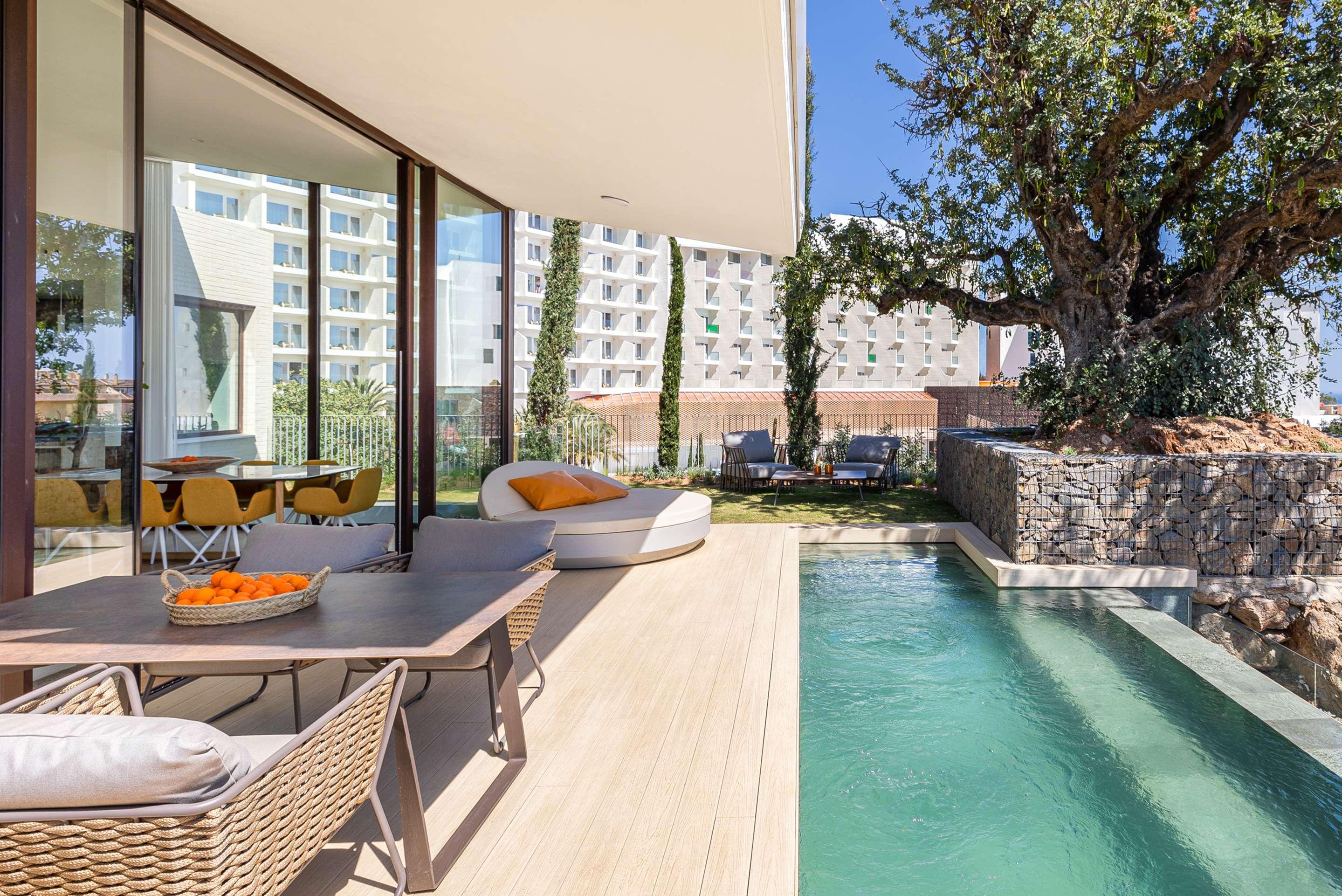 ice-1071367240-118218857-624254 Leiro Residences