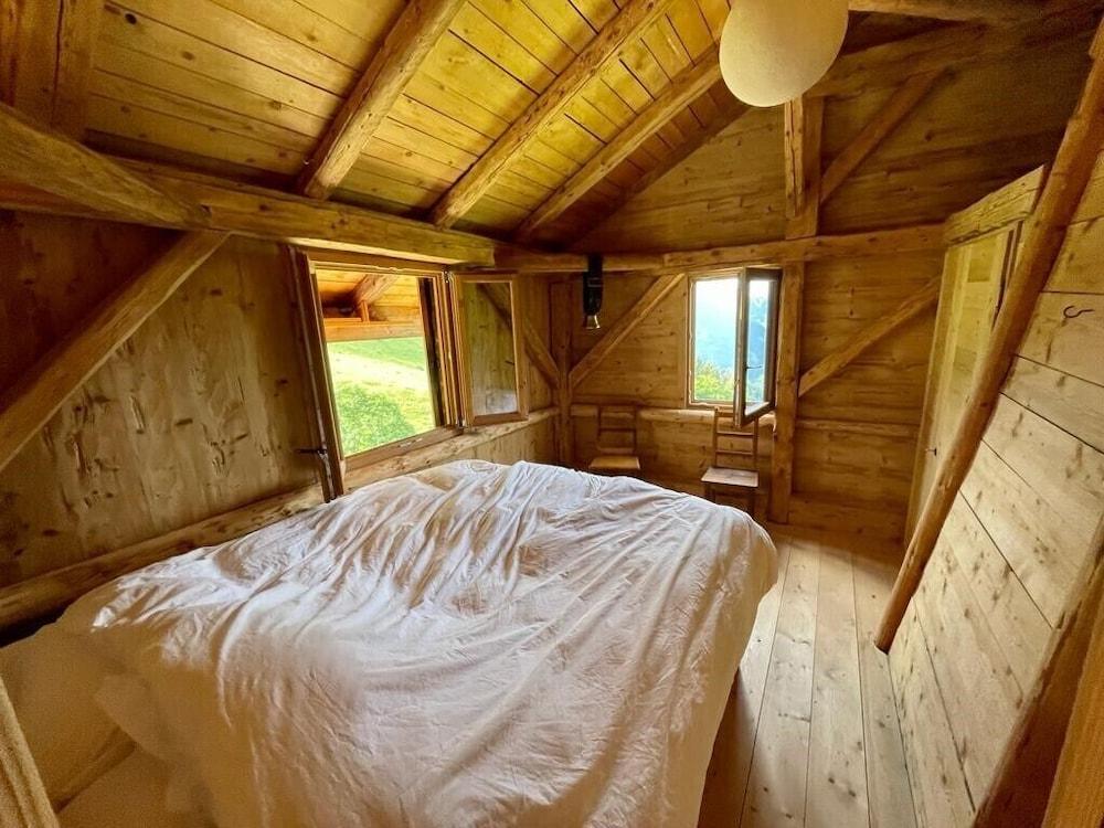 Atypical chalet in alpine pastures Rhône-Alpes - Entremont visuel 5/5 Atypical chalet in alpine pastures Rhône-Alpes - Entremont visuel 5/5