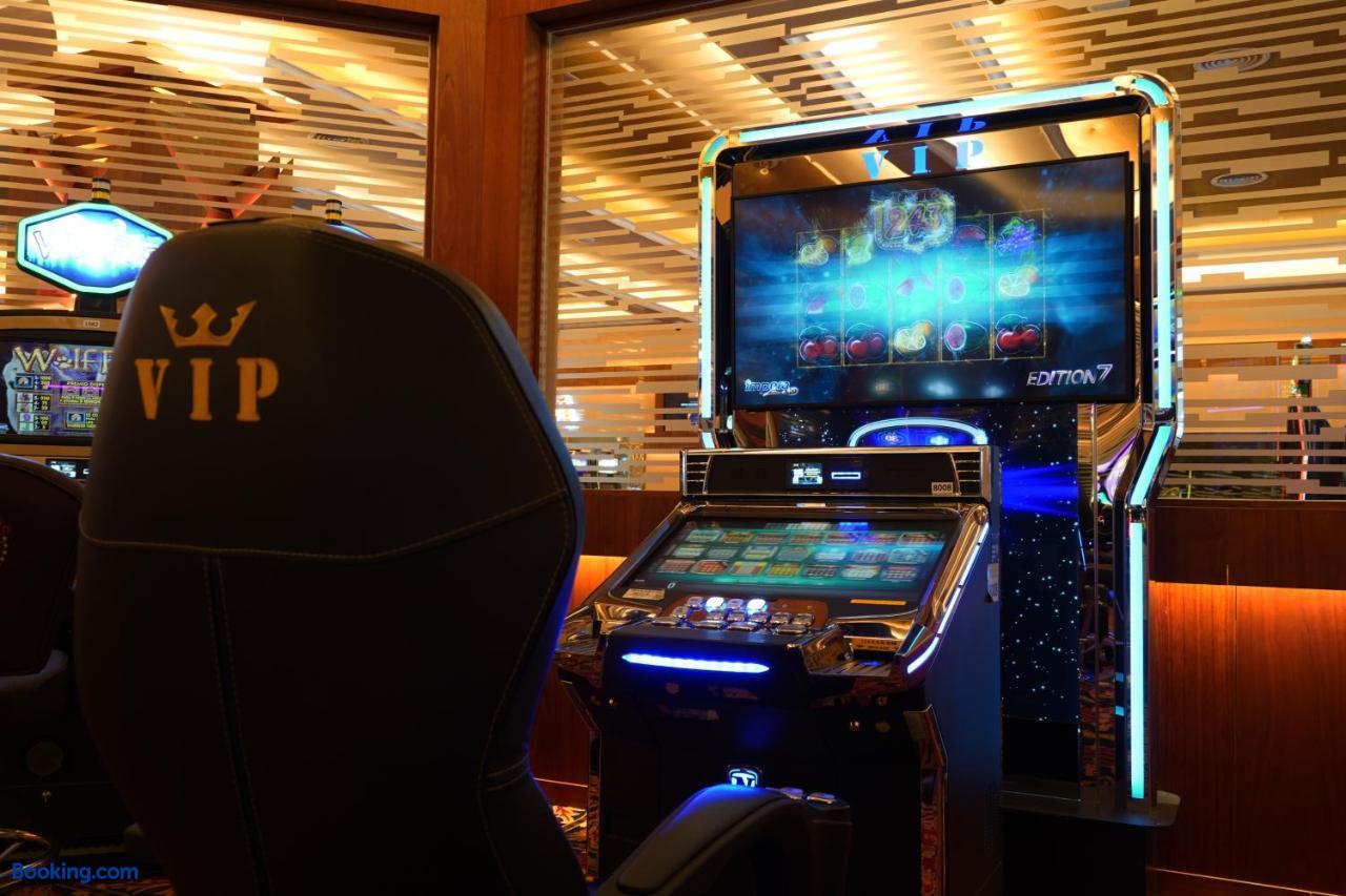 booking-1072106157-630882133-914611 Hotel y Casino del Río - Viedma