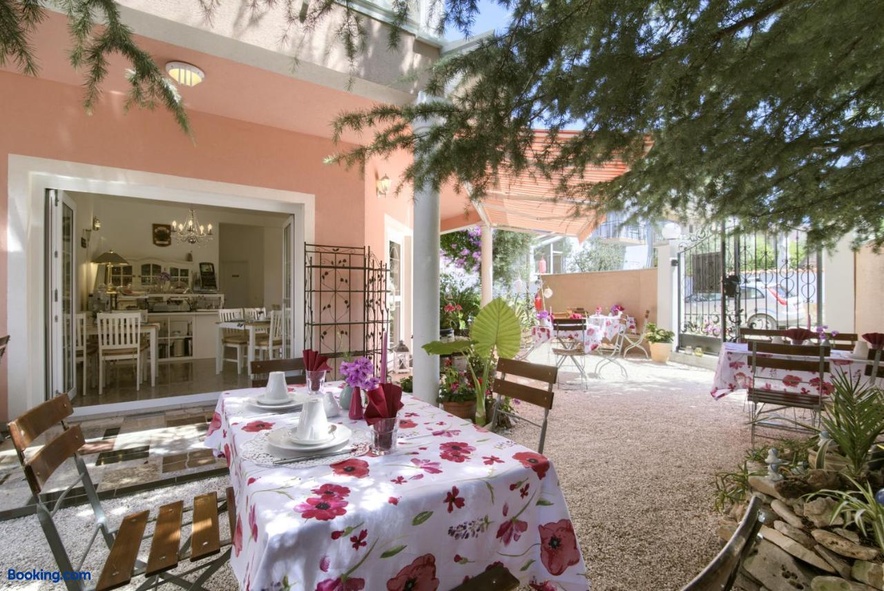 booking-1070970757-529120669-634381 Hotel Villa Vera 2