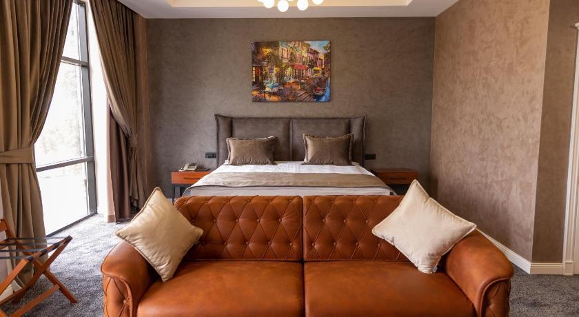 Leon Hotel Spa Ganja