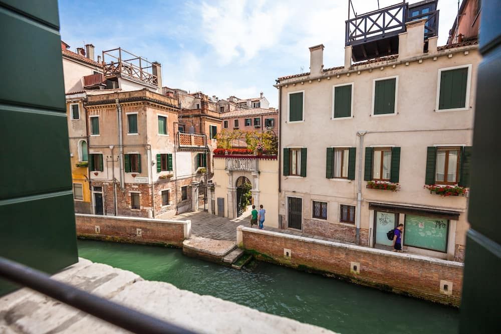 Liassidi Wellness Suites