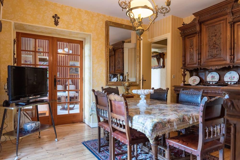 Charming villa near downtown Le Puy-en-Velay, on the road to Compostela Auvergne - Puy-en-Velay visuel 5/5 Charming villa near downtown Le Puy-en-Velay, on the road to Compostela Auvergne - Puy-en-Velay visuel 5/5