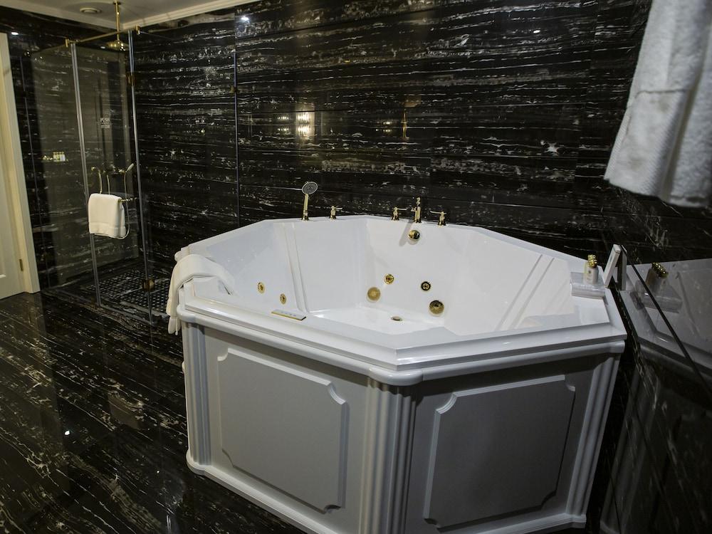 sembo-3788317-32cc4a-543255 Tsar Palace Luxury Hotel & Spa