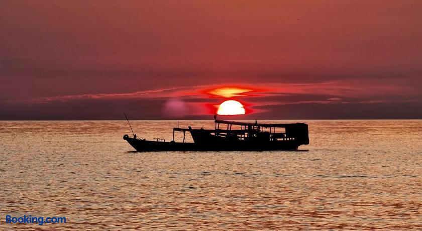 booking-898259-518469459-485855 Sunboo Beach Bungalows