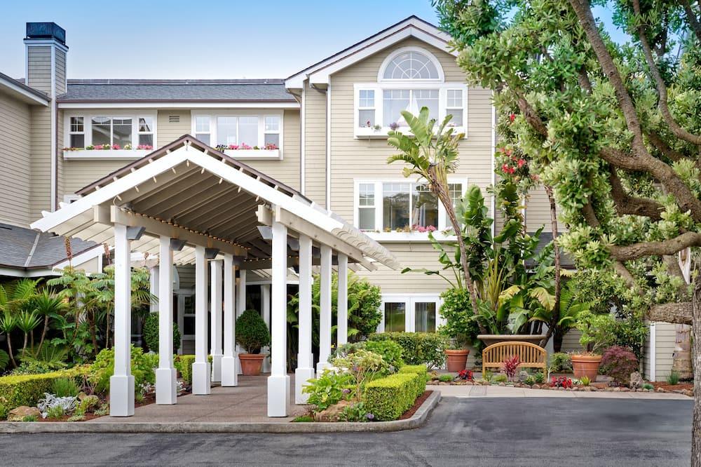 Beach House Half Moon Bay