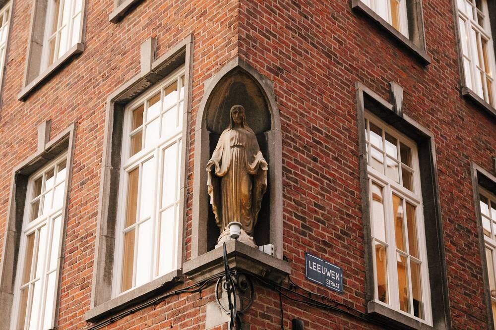 A Place - Leeuwenstraat 20