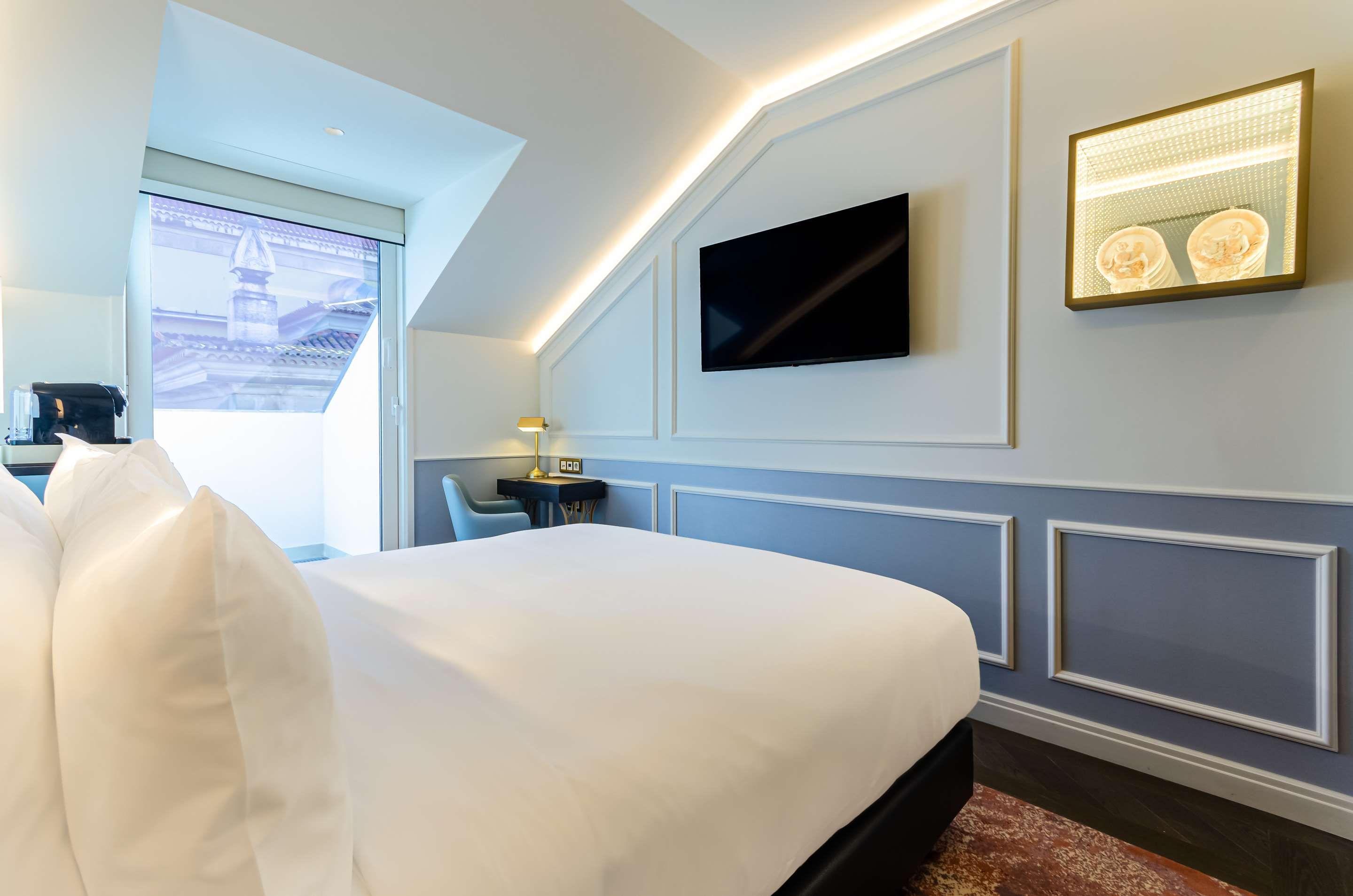 The Emerald House Lisbon, Curio Collection by Hilton