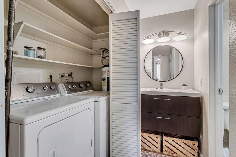 Downtown Orem Condo/ 30 Minutes to Sundance Resort/ 5 Minutes to UVU