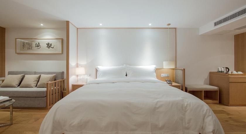 Bai Yun Qin She Boutique