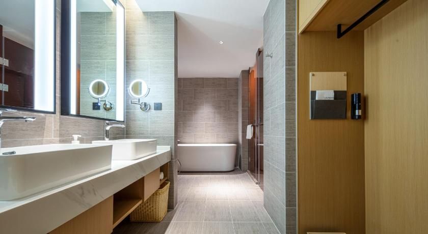 Atour Hotel Meizhou West Railway Station R&F Center