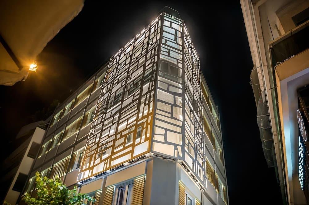 expedia_group-2977901-b21ef5-668715 Ad Athens Luxury Rooms & Suites