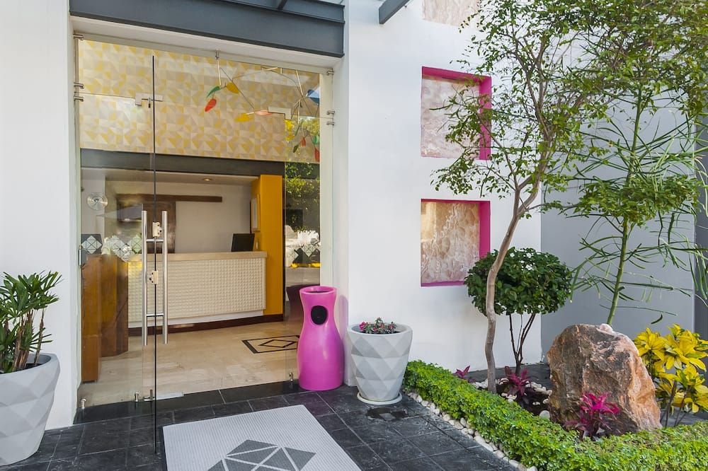 FCH Hotel Expo Adults only