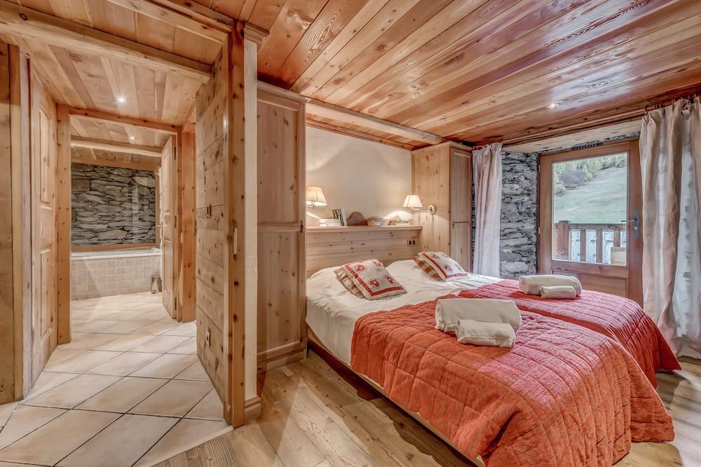 Semi-detached chalet 16 people 7 bedrooms, ski in / ski out Tignes les Brévières Rhône-Alpes - Tignes visuel 5/5 Semi-detached chalet 16 people 7 bedrooms, ski in / ski out Tignes les Brévières Rhône-Alpes - Tignes visuel 5/5