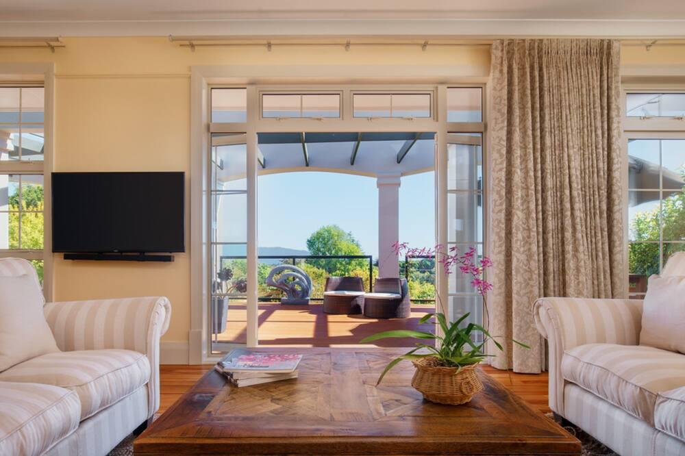 expediav2-410957-d373c3-421000 Greenmantle Estate Hotel