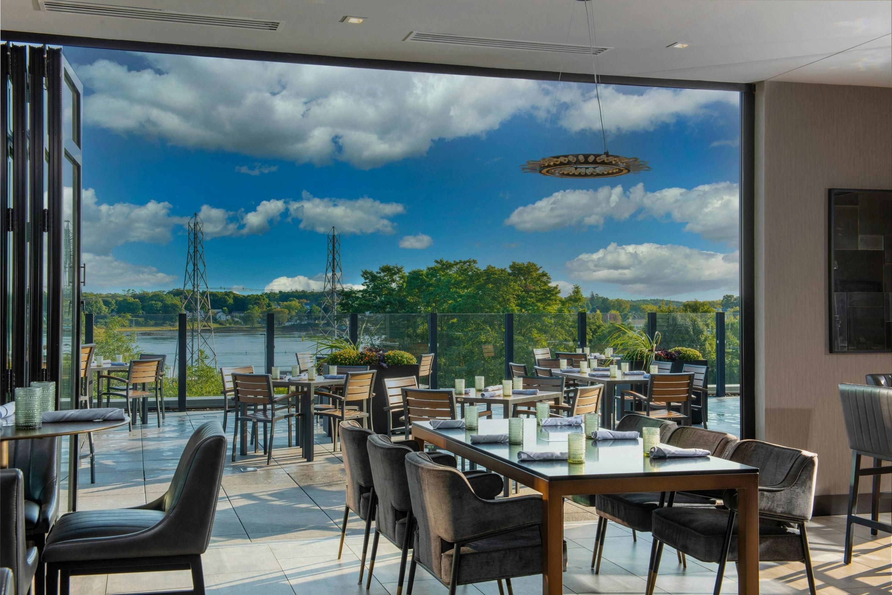 AC Hotel by Marriott Portsmouth Downtown/Waterfront