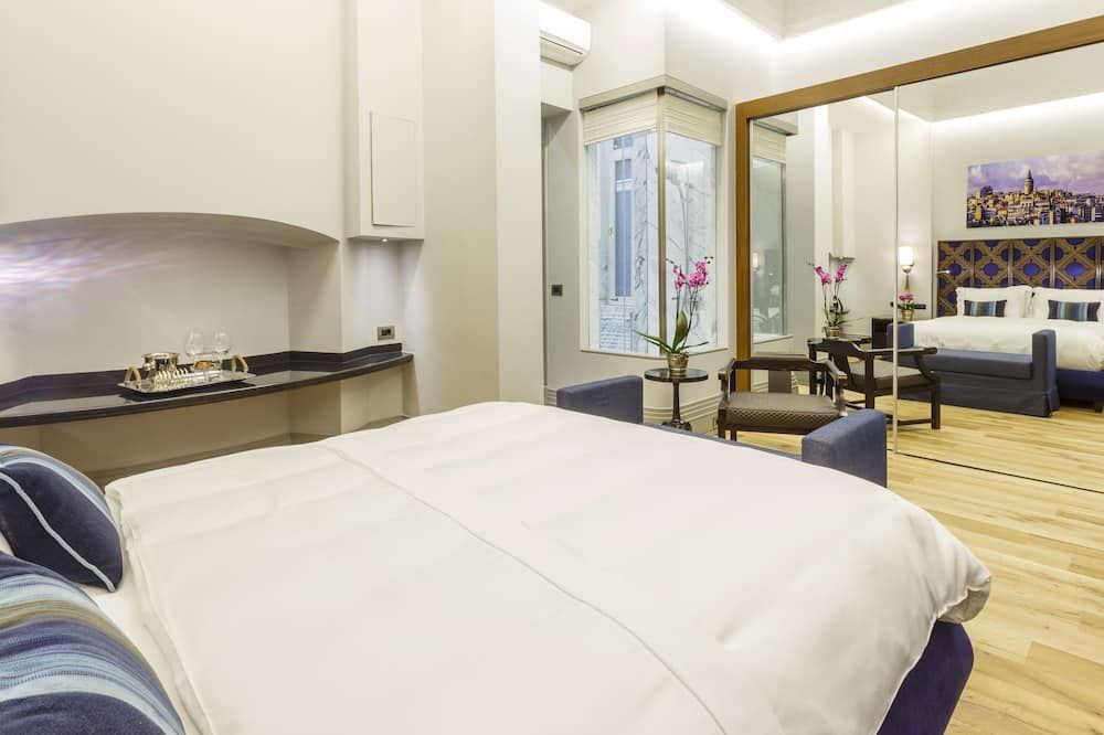 Ravouna 1906 Bosphorus Istanbul