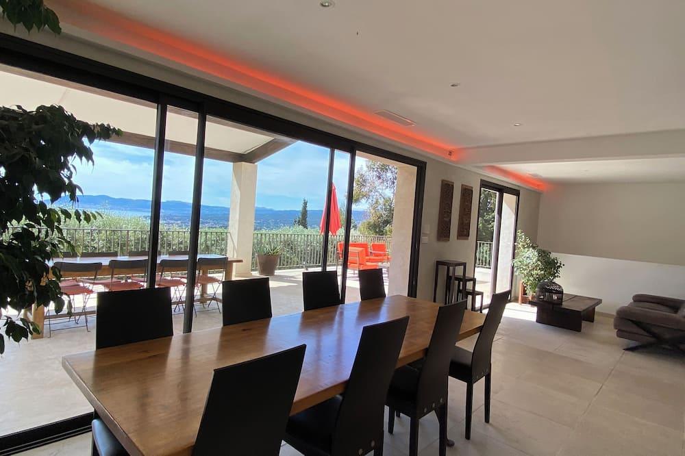Contemporary Villa, Fully Air-Conditioned, With A Stunning Panoramic Sea View Provence-Alpes-Côte d'Azur - La Cadière-d'Azur visuel 2/5 Contemporary Villa, Fully Air-Conditioned, With A Stunning Panoramic Sea View Provence-Alpes-Côte d'Azur - La Cadière-d'Azur visuel 2/5