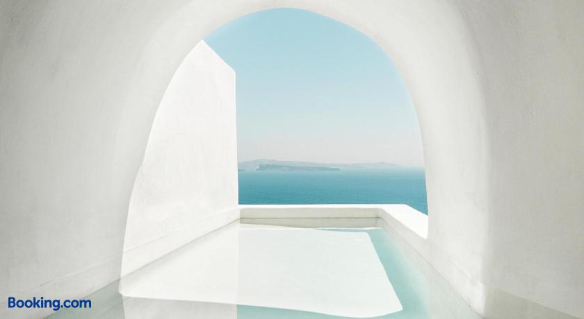 booking-1070793944-262717384-682646 Armenaki Santorini