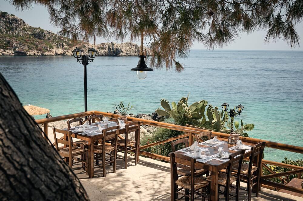 Nobelos Seaside Lodge