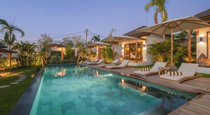 Ehoa Bali Nyanyi Boutique Hotel - In Front Of Entrance To Nuanu