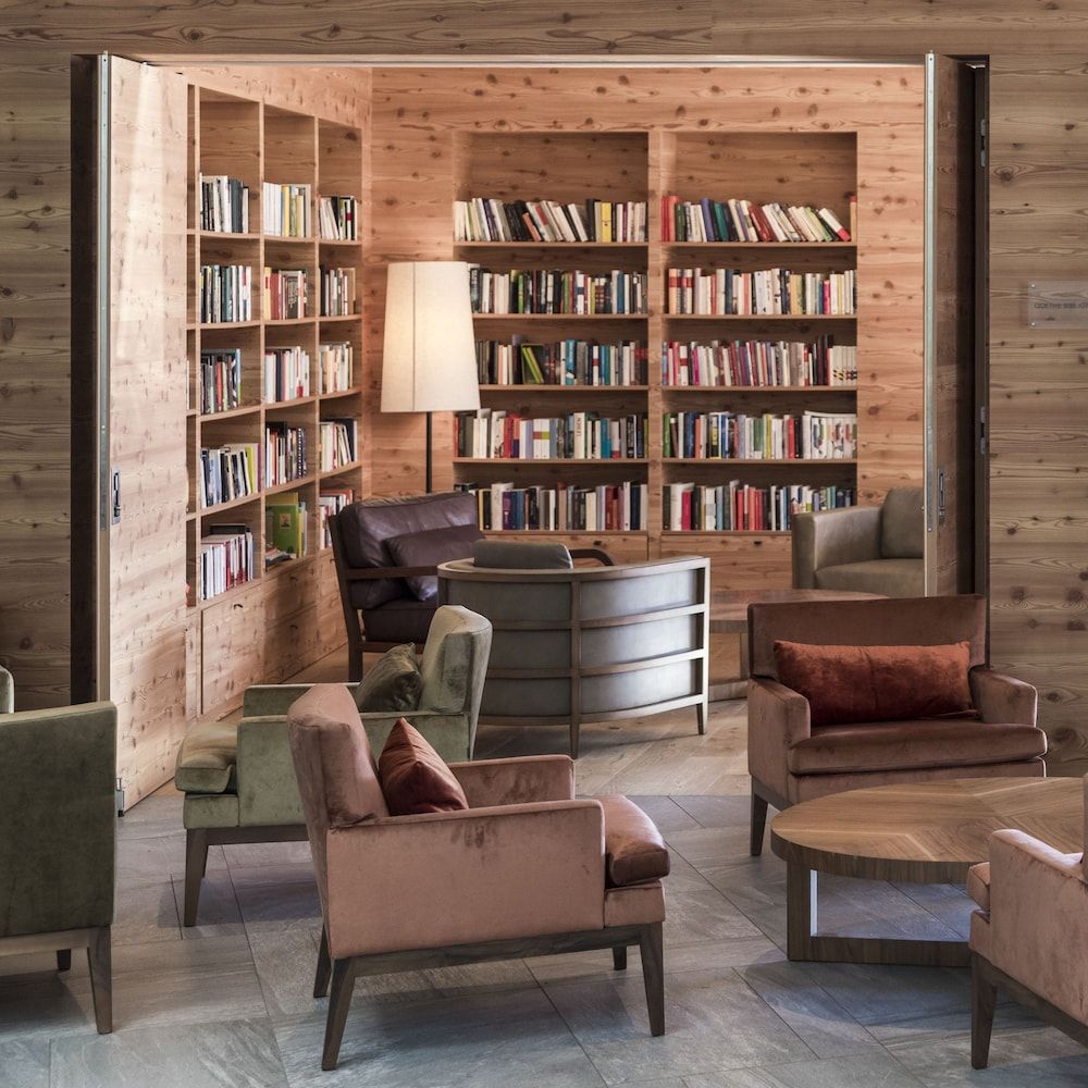 Nidum - Casual Luxury Hotel