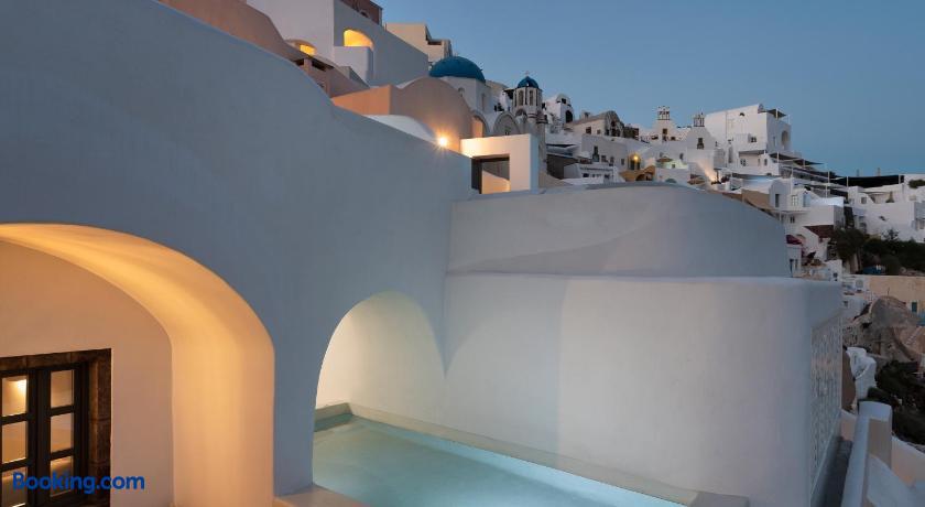 booking-1070793944-263680661-670298 Armenaki Santorini
