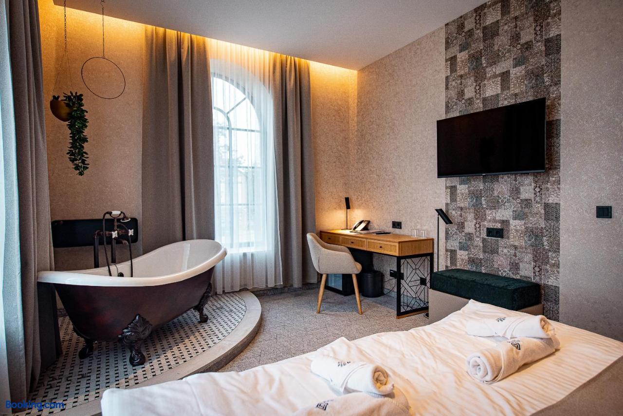 booking-1071097629-516553119-810138 Bordur Wellness Hotel és Szonyegmúzeum