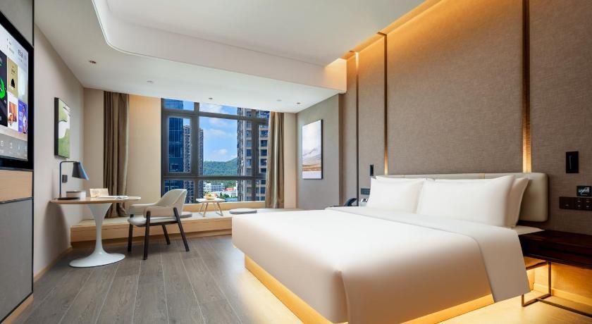 Atour Hotel Meizhou West Railway Station R&F Center