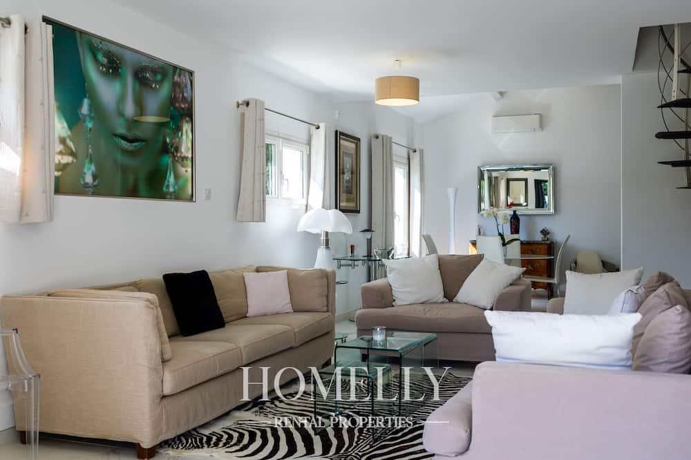 Villa élégante avec piscine à Saint-Tropez Villa Chrystal - Provence-Alpes-Côte d'Azur - Saint-Tropez visuel 4/5 Villa élégante avec piscine à Saint-Tropez Villa Chrystal - Provence-Alpes-Côte d'Azur - Saint-Tropez visuel 4/5