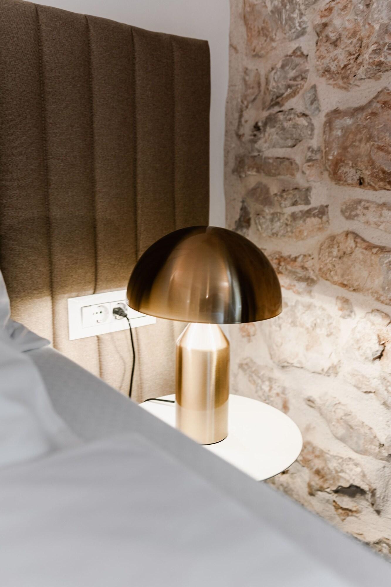 expedia_group-9022203-f52dd8-812565 Sibenik Palace