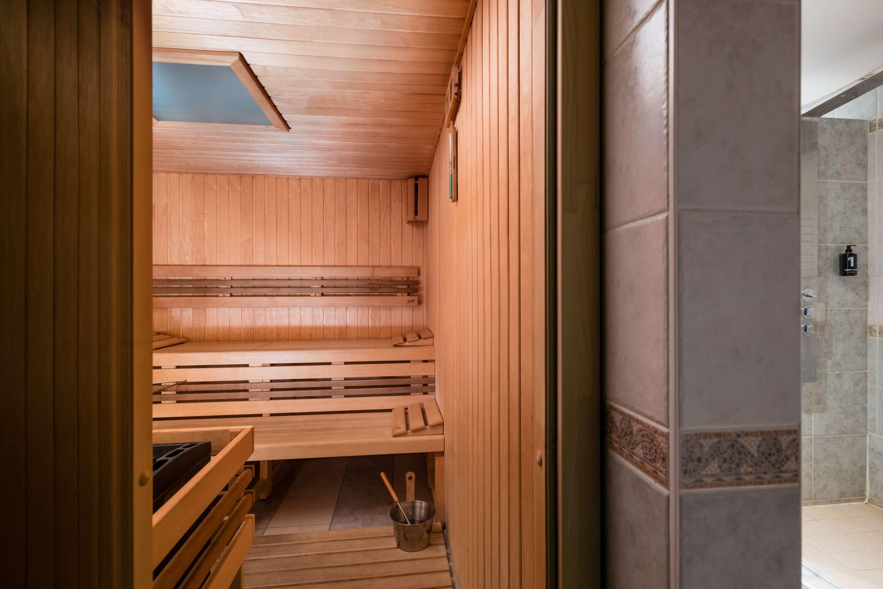 ice-679788-106296435-217077 Lindner Hotel Prague Castle