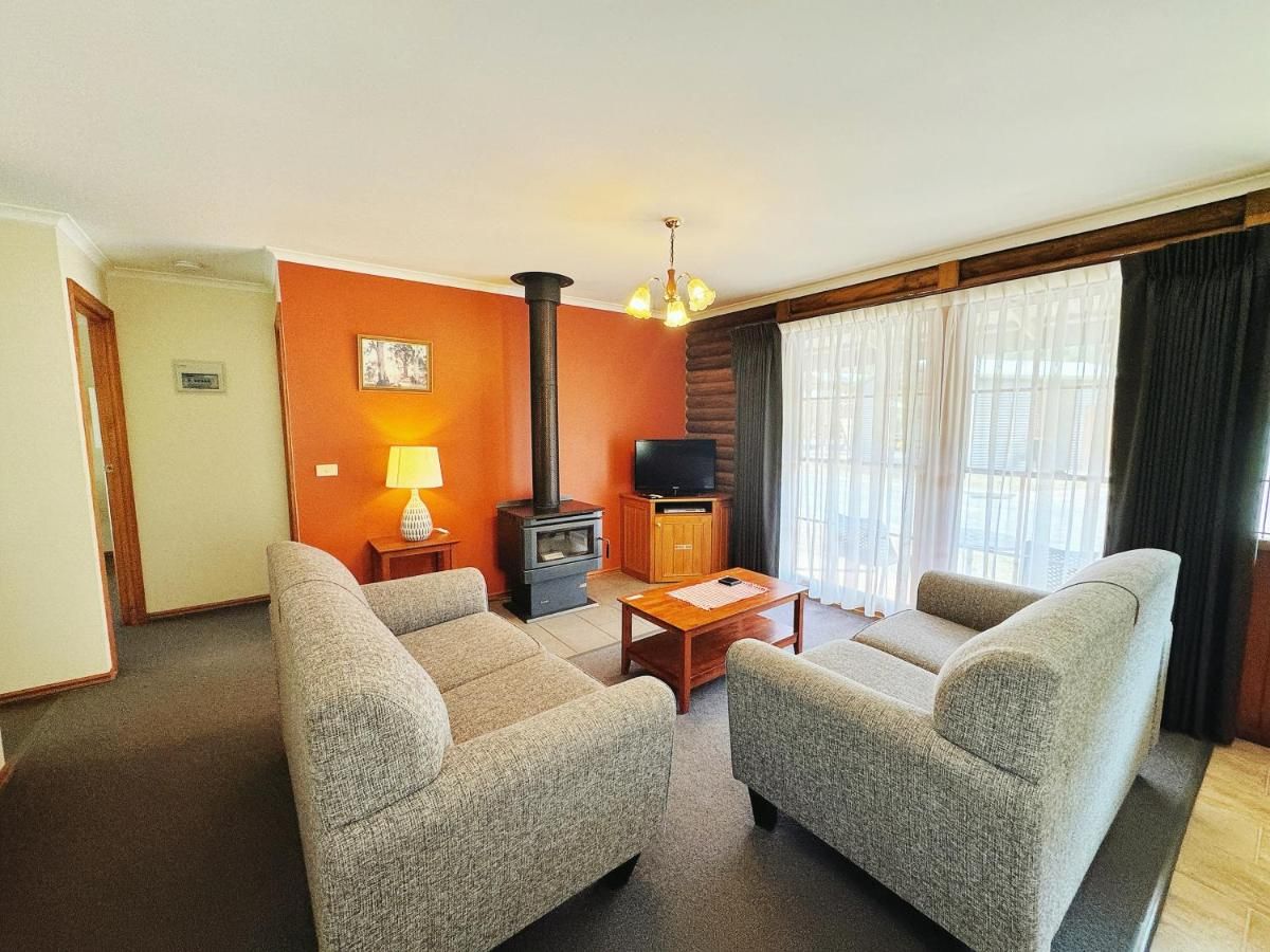 Halls Gap Log Cabins