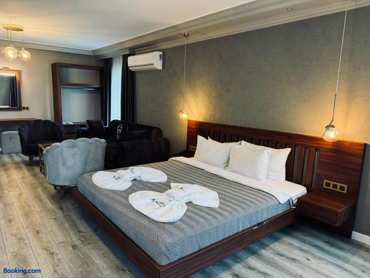 booking-1071604422-551993877-230890 Treekos Suite Hotel Istanbul Airport