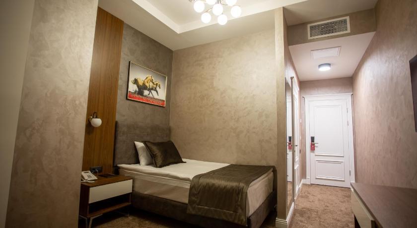 Leon Hotel Spa Ganja