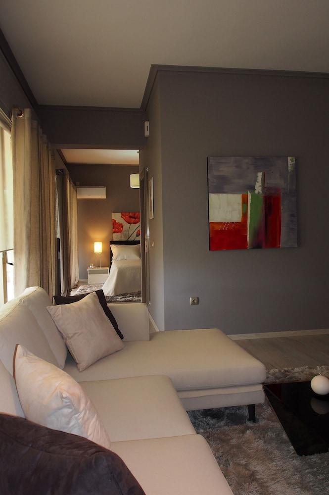 sembo-2325552-a6843b-516093 Urban Residence